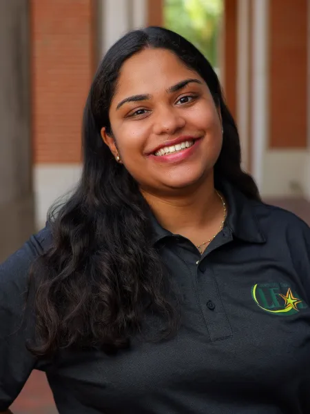 Shivani Headshot