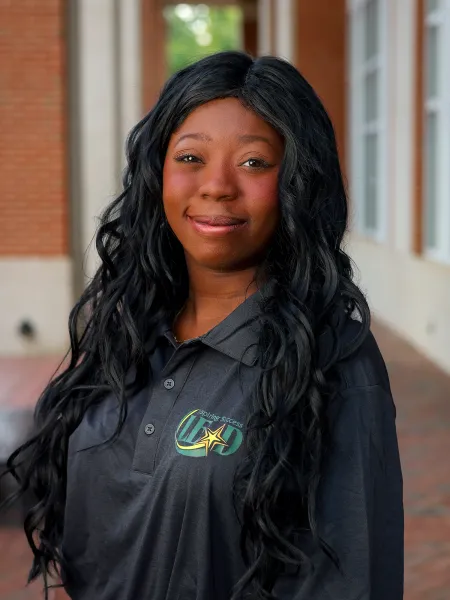 Mandy Williams Headshot
