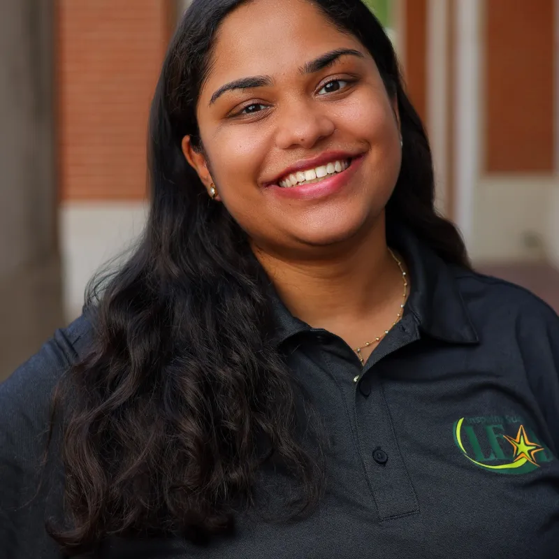 Shivani Headshot